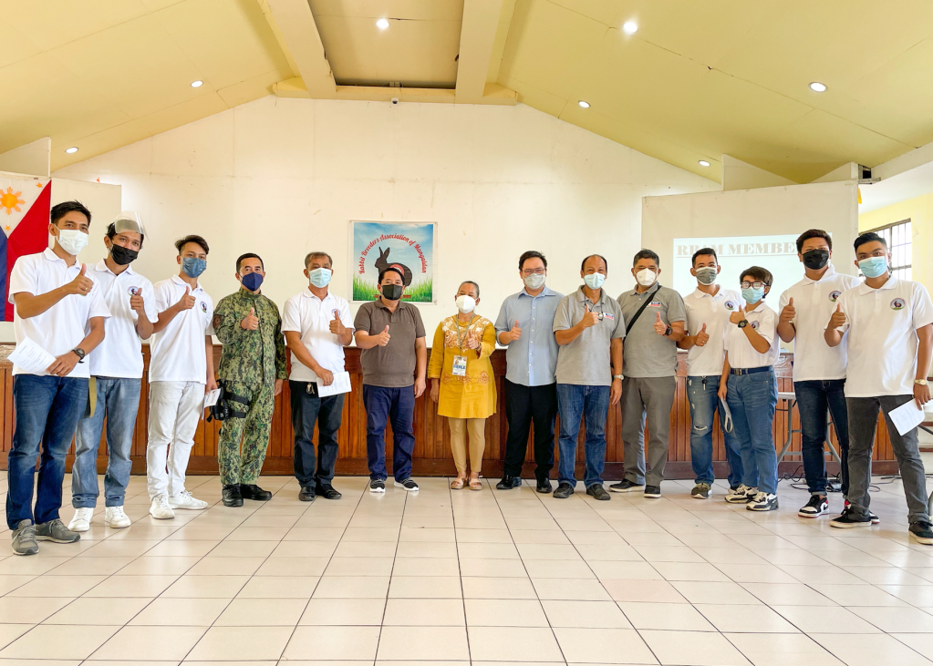 Mga opisyal ng Rabbit Breeders Association ng Mangaldan,&nbsp;nanumpa