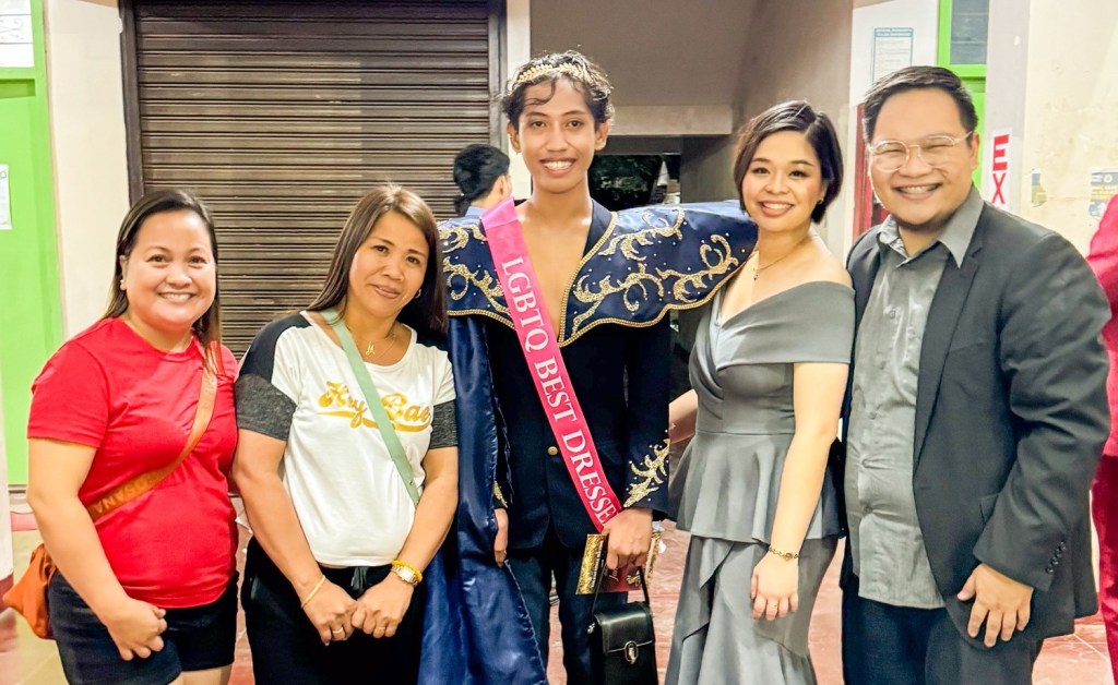Kauna-unahang “BEST DRESSED LGBT” iginawad sa Juniors’ Night ng Mangaldan National High School 